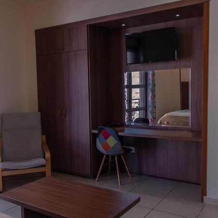 Lakis Court Apartment Ларнака Екстериор снимка