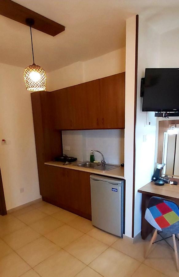 Lakis Court Apartment Ларнака Екстериор снимка